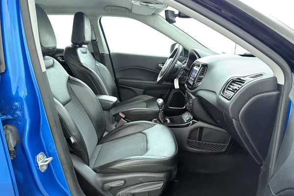 Jeep Compass (2019) — foto 15 van 17