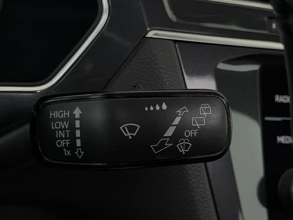 VOLKSWAGEN Tiguan Allspace (2018) — foto 17 van 33