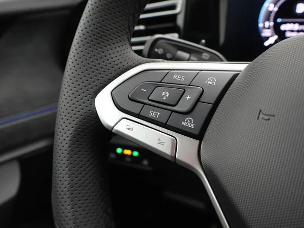 VOLKSWAGEN Tiguan (2026) — foto 9 van 24