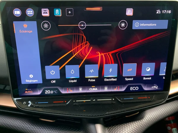 CUPRA Tavascan (2024) — foto 4 van 22