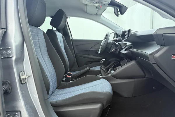 Peugeot 208 (2021) — foto 13 van 15