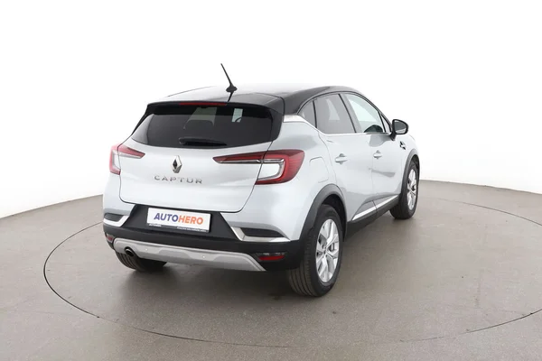 Renault Captur (2020) — foto 12 van 16