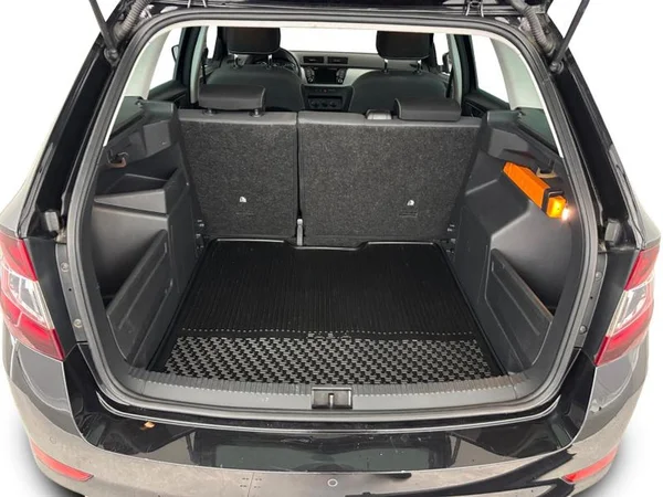 SKODA Fabia Combi (2019) — foto 9 van 17
