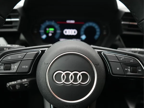 AUDI A3 Sportback PHEV (2024) — foto 6 van 30