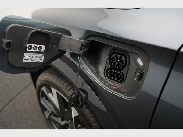 CUPRA Formentor e-Hybrid (PHEV) (2025) — foto 32 van 35