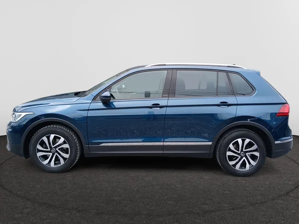 VOLKSWAGEN Tiguan (2023) — foto 11 van 19