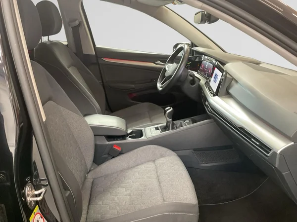 VOLKSWAGEN Golf VIII SW (2024) — foto 8 van 22