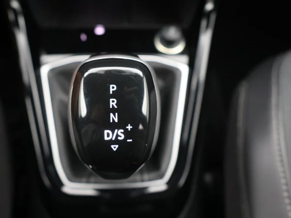 VOLKSWAGEN T-Cross (2025) — foto 2 van 28