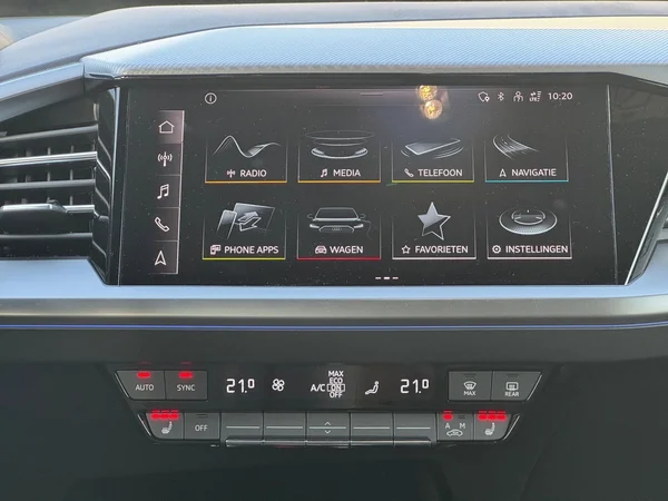 AUDI Q4 Sportback e-tron (2025) — foto 2 van 22