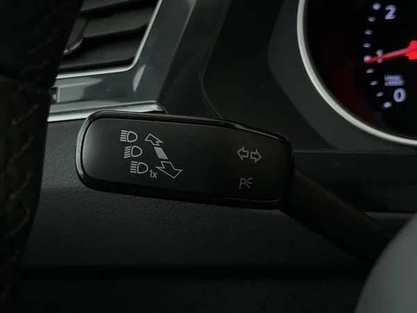 VOLKSWAGEN Tiguan (2022) — foto 15 van 28