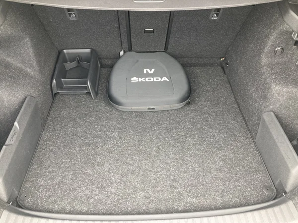 SKODA Enyaq (2023) — foto 17 van 30