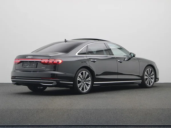 AUDI A8 Long PHEV (2023) — foto 12 van 25
