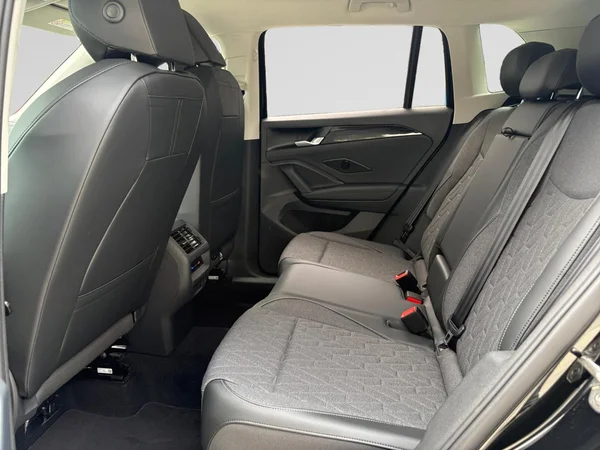 VOLKSWAGEN Tiguan (2026) — foto 10 van 24