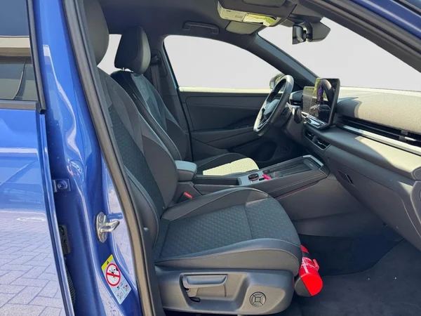 VOLKSWAGEN T-Roc (2026) — foto 18 van 24