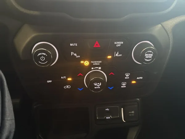 Jeep Renegade (2019) — foto 6 van 18