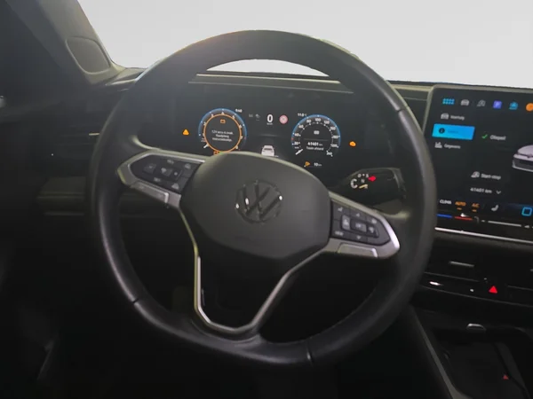 VOLKSWAGEN Passat SW (2024) — foto 8 van 12