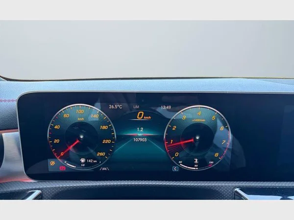 Mercedes-Benz CLA 180 (2021) — foto 7 van 25