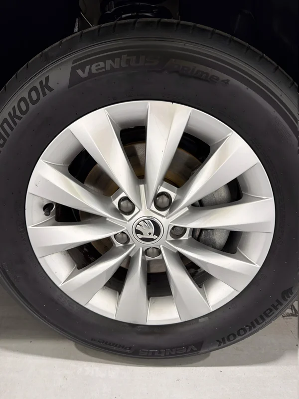 Skoda Karoq (2021) — foto 35 van 54