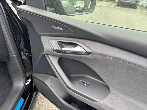 AUDI Q6 e-tron (2025) — foto 15 van 24