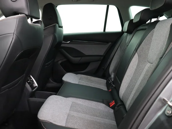 SKODA Octavia Combi (2024) — foto 4 van 19