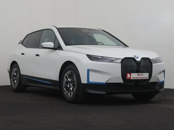 BMW iX (2022) — foto 27 van 32