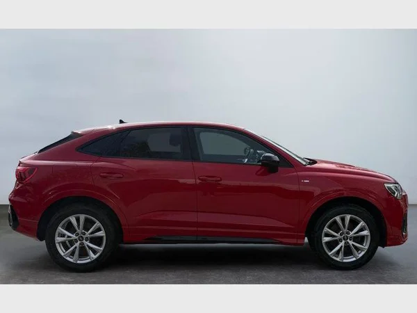 Audi Q3 Sportback (2022) — foto 19 van 25