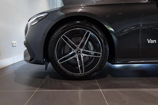 Mercedes-Benz E-Klasse (2024) — foto 2 van 46