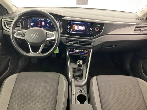 VOLKSWAGEN Taigo (2023) — foto 28 van 36