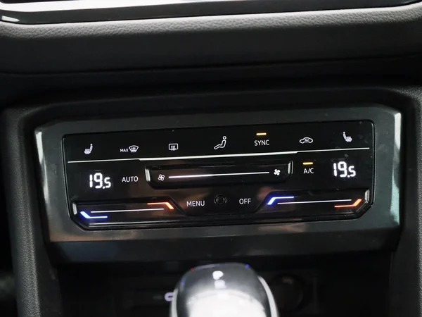Volkswagen Tiguan (2024) — foto 14 van 43