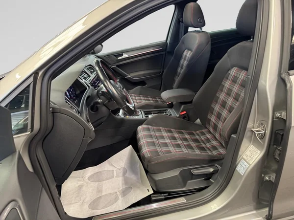 VOLKSWAGEN Golf VII GTI (2019) — foto 23 van 23