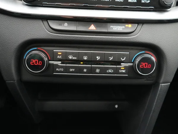 Kia XCeed (2024) — foto 10 van 22