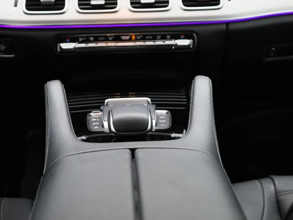 Mercedes-Benz GLE (2022) — foto 2 van 45