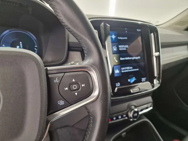 Volvo XC40 (2021) — foto 6 van 16