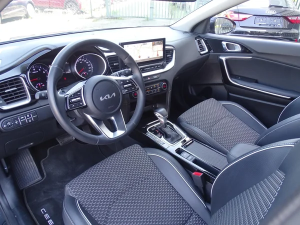 Kia cee'd (2024) — foto 7 van 27