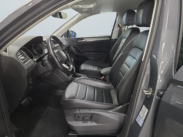VOLKSWAGEN Tiguan Dsl (2021) — foto 3 van 32