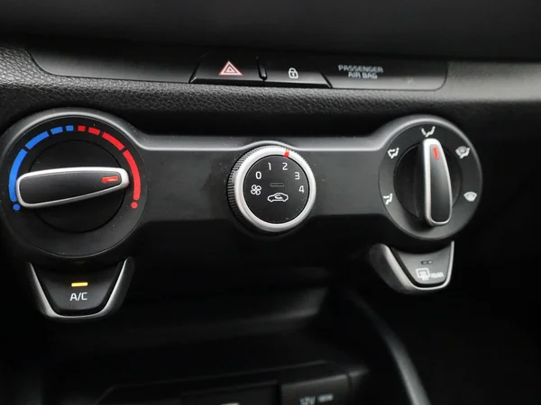 Kia Stonic (2022) — foto 16 van 34