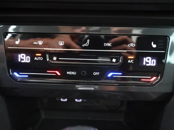 VOLKSWAGEN Tiguan eHybrid (PHEV) (2022) — foto 6 van 29