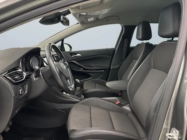 OPEL Astra Sports Tourer (2019) — foto 2 van 27