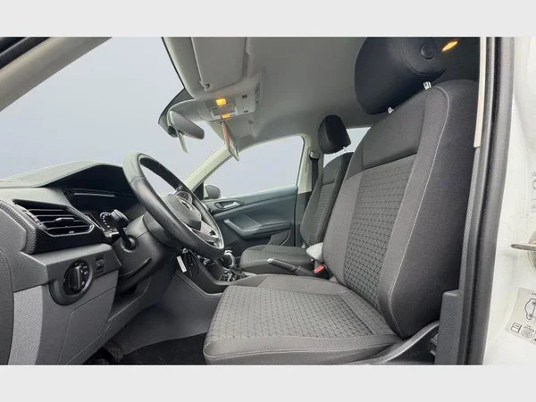 VOLKSWAGEN T-Cross (2019) — foto 7 van 24