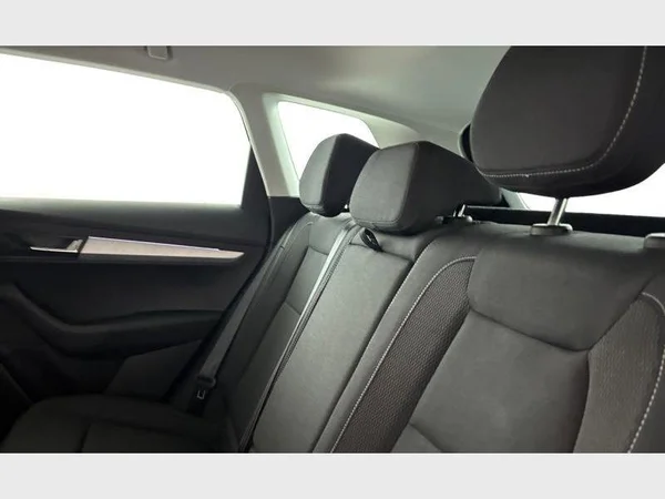 Skoda Karoq (2025) — foto 6 van 30