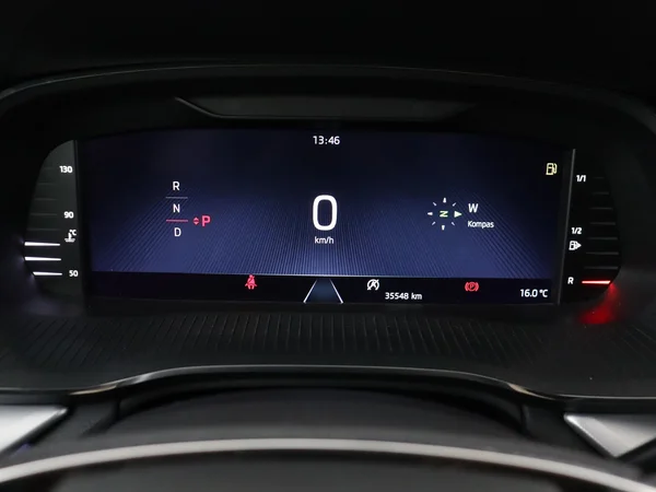 SKODA Octavia Combi (2024) — foto 4 van 17