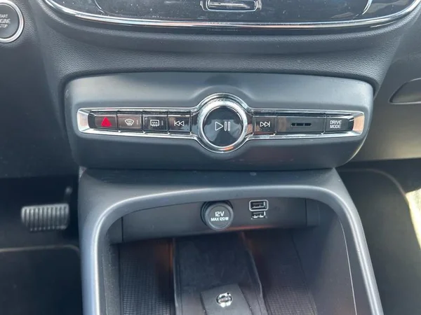 VOLVO XC40 (2024) — foto 13 van 31