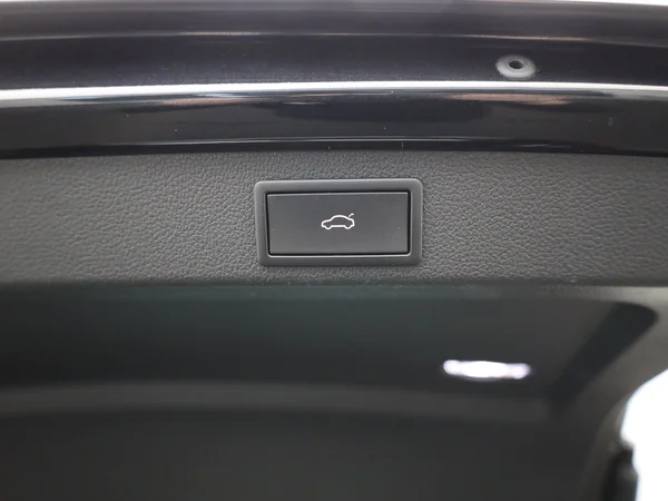SKODA Superb Combi (2024) — foto 15 van 23