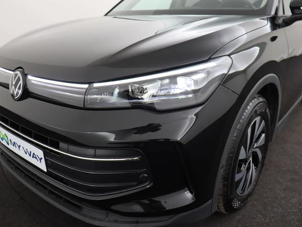 VOLKSWAGEN Tiguan (2025) — foto 9 van 18