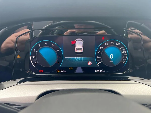 VOLKSWAGEN Golf VIII (2020) — foto 17 van 18