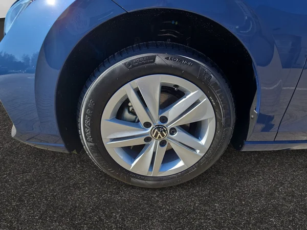 VOLKSWAGEN Golf VII SW (2025) — foto 22 van 24