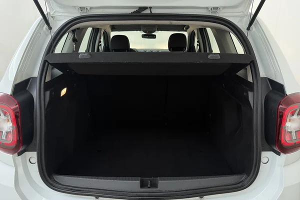Dacia Duster (2018) — foto 16 van 20