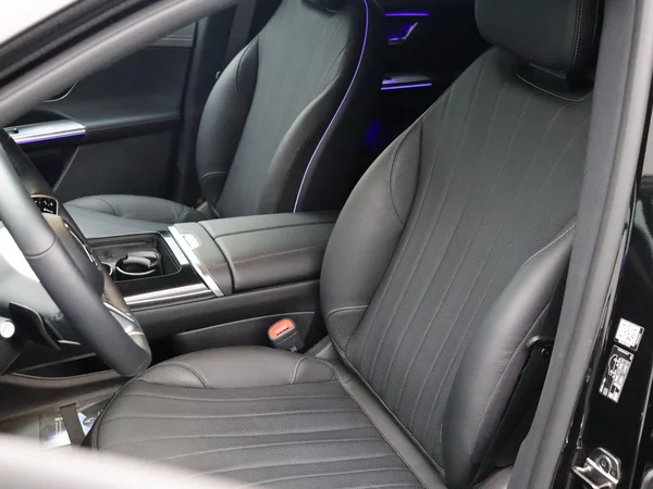 Mercedes-Benz EQE (2023) — foto 2 van 27