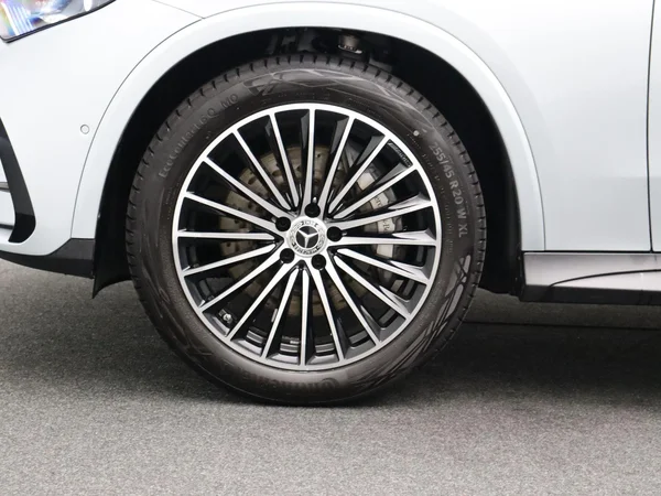 Mercedes-Benz GLC (2026) — foto 34 van 36