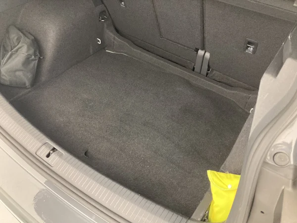VOLKSWAGEN Tiguan (2022) — foto 15 van 36